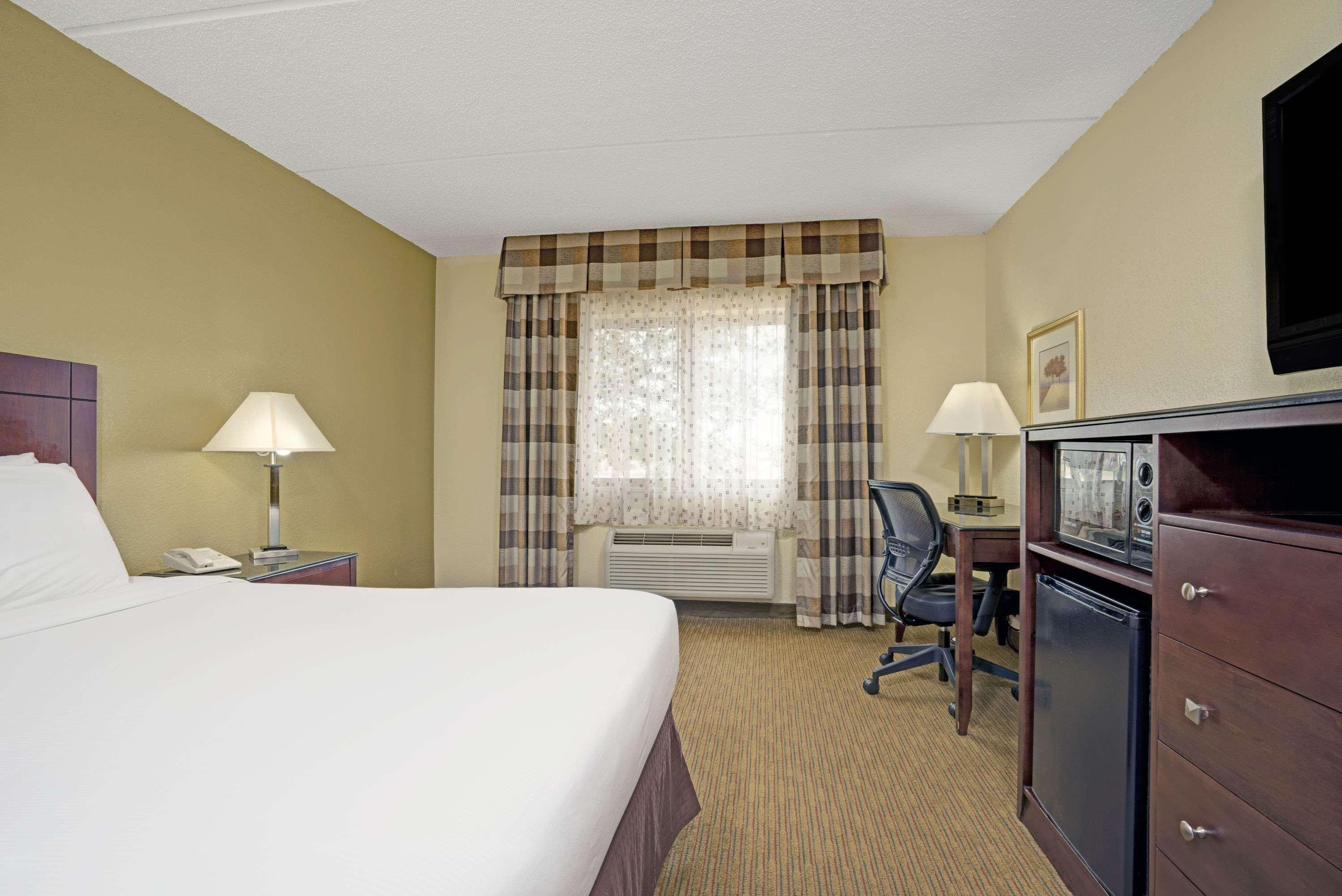 Super 8 By Wyndham Monticello Hotell Eksteriør bilde